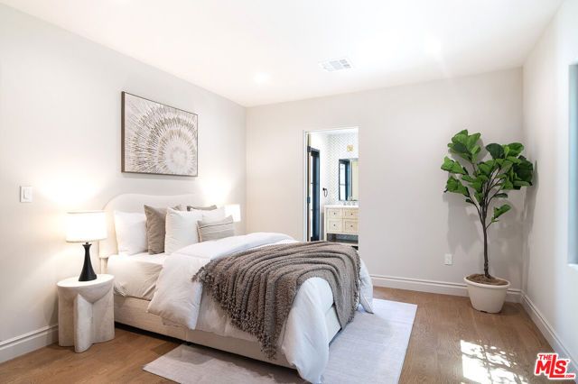 6417 Lindenhurst Avenue, Los Angeles, CA 90048