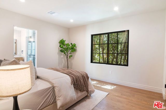 6417 Lindenhurst Avenue, Los Angeles, CA 90048