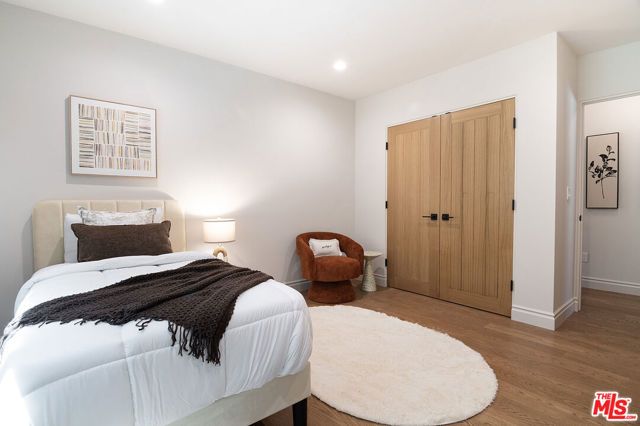 6417 Lindenhurst Avenue, Los Angeles, CA 90048