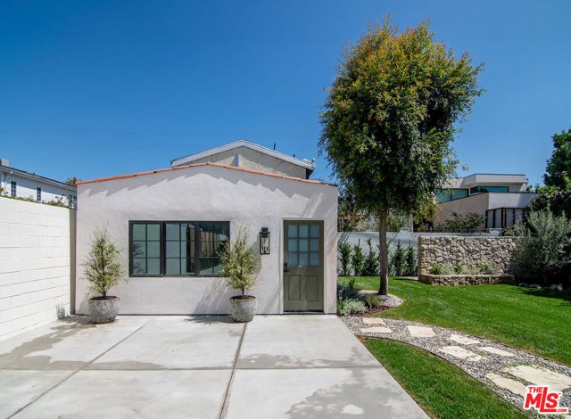 6417 Lindenhurst Avenue, Los Angeles, CA 90048