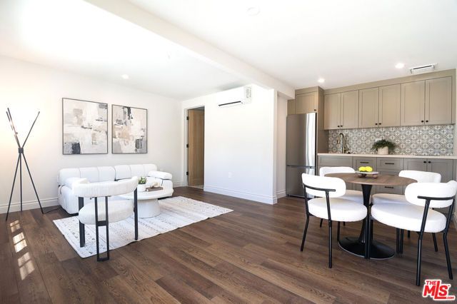 6417 Lindenhurst Avenue, Los Angeles, CA 90048