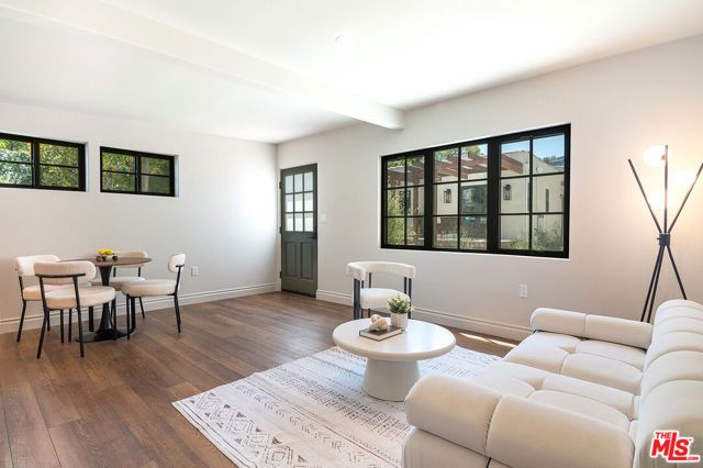 6417 Lindenhurst Avenue, Los Angeles, CA 90048
