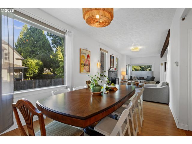 427 N SKIDMORE St, Portland, OR 97217