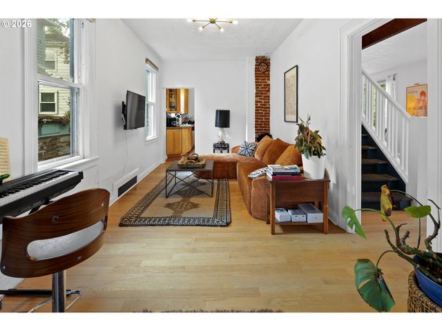 427 N SKIDMORE St, Portland, OR 97217