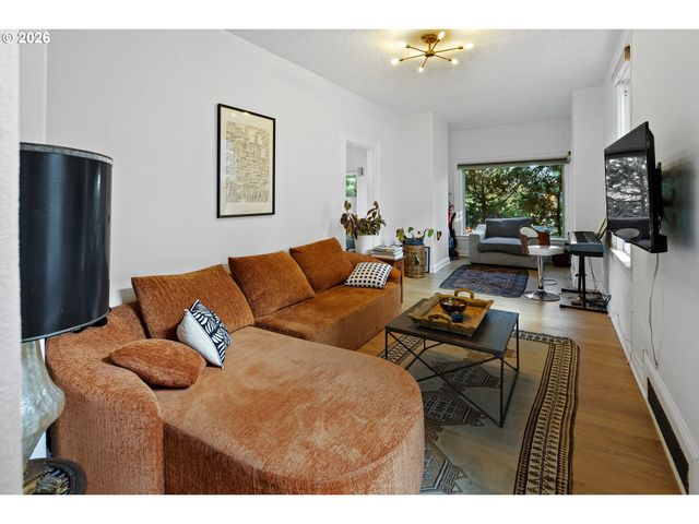 427 N SKIDMORE St, Portland, OR 97217