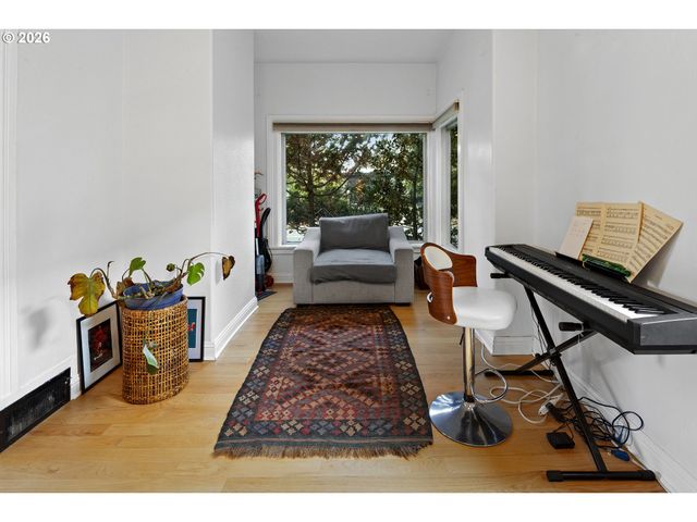427 N SKIDMORE St, Portland, OR 97217