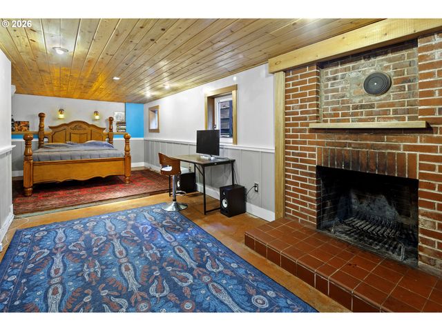 427 N SKIDMORE St, Portland, OR 97217