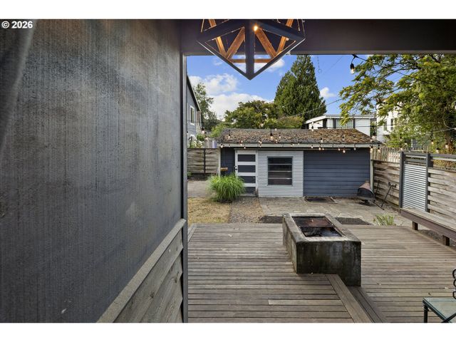 427 N SKIDMORE St, Portland, OR 97217