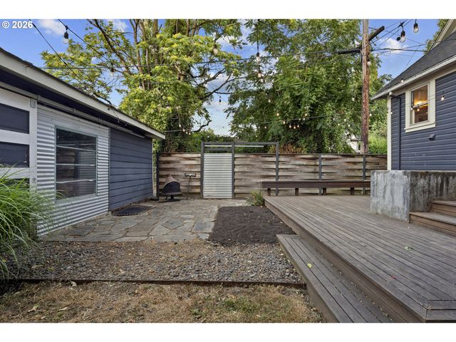 427 N SKIDMORE St, Portland, OR 97217