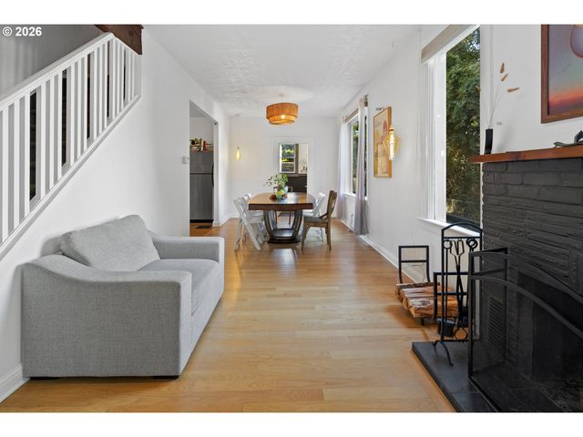 427 N SKIDMORE St, Portland, OR 97217