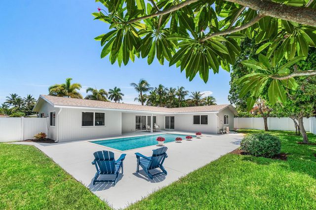 723 SW 27th Terrace, Boynton Beach, FL 33435