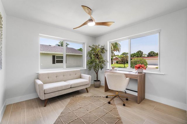723 SW 27th Terrace, Boynton Beach, FL 33435