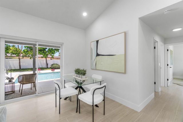 723 SW 27th Terrace, Boynton Beach, FL 33435