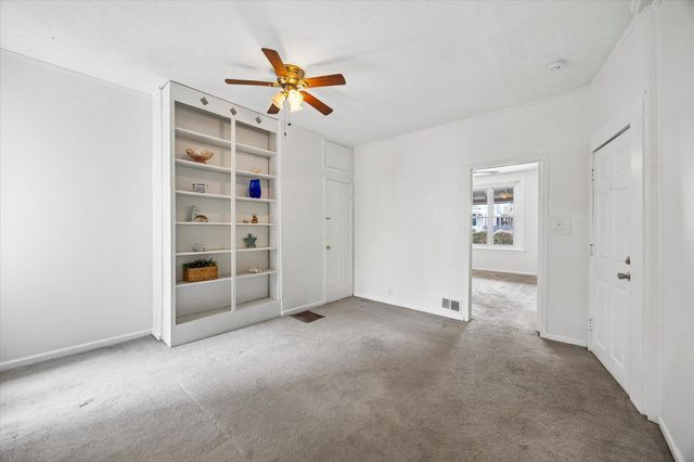 402 LYCEUM AVE, Philadelphia, PA 19128