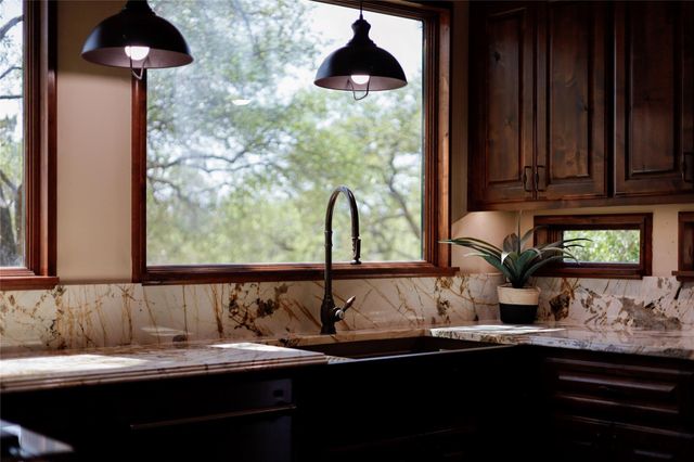 23605 Lakeside DR, Marble Falls, TX 78654