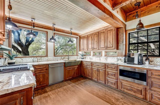 23605 Lakeside DR, Marble Falls, TX 78654