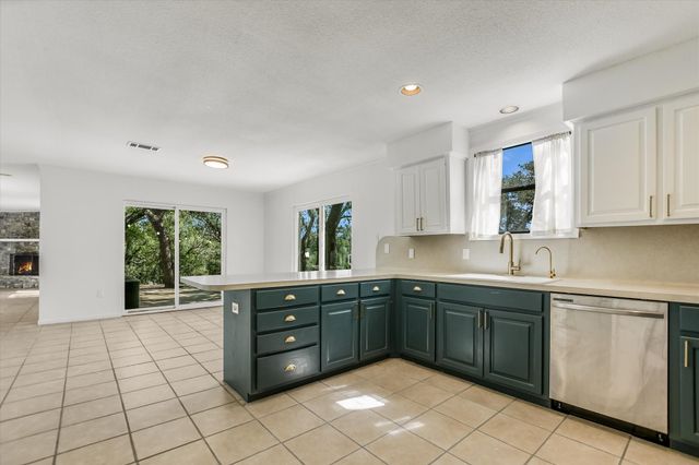1103 Ute Road, Horseshoe Bay, TX 78657