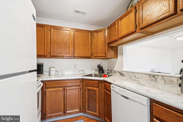 5116-C ABERDEEN DR, Mount Laurel, NJ 08054