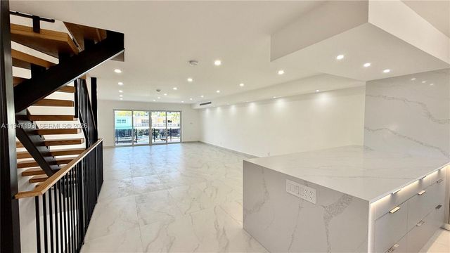 3826 NE 171st St 3826, North Miami Beach, FL 33160