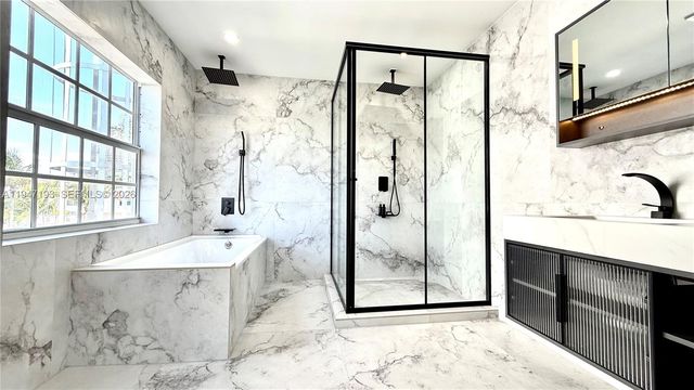 3826 NE 171st St 3826, North Miami Beach, FL 33160