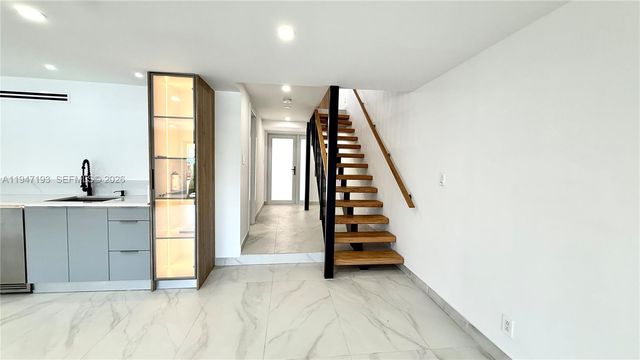 3826 NE 171st St 3826, North Miami Beach, FL 33160