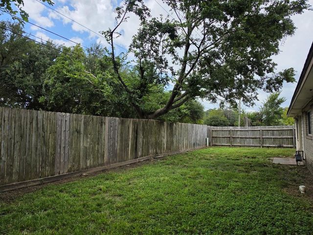 9007 Glen Shadow Drive, Houston, TX 77088