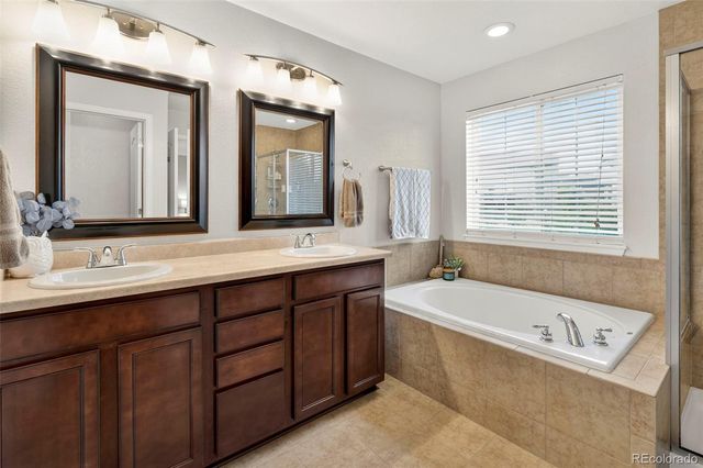 7151 S Oak Hill Circle, Aurora, CO 80016
