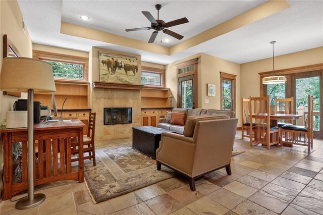 5015 Arapahoe Street, Shawnee, KS 66226