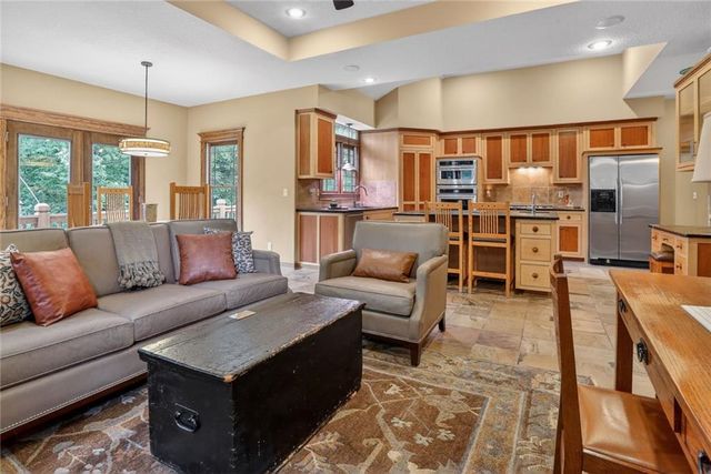 5015 Arapahoe Street, Shawnee, KS 66226
