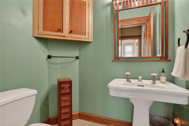5015 Arapahoe Street, Shawnee, KS 66226