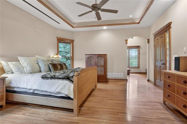 5015 Arapahoe Street, Shawnee, KS 66226