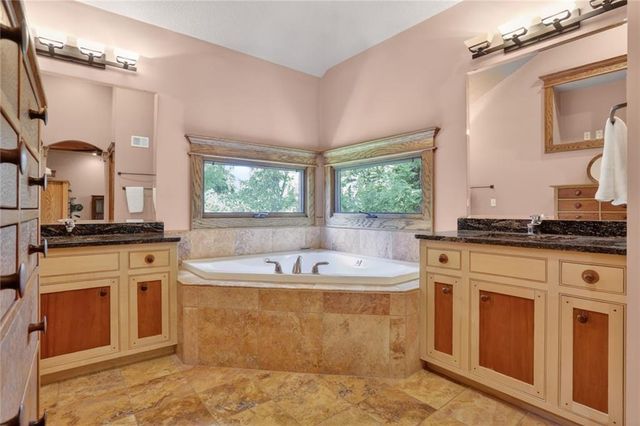 5015 Arapahoe Street, Shawnee, KS 66226