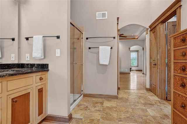 5015 Arapahoe Street, Shawnee, KS 66226