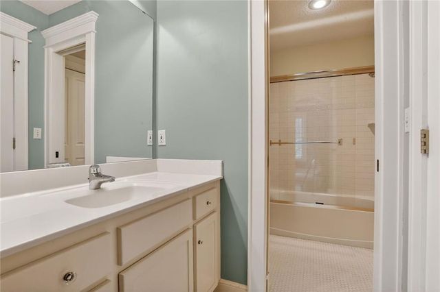 5015 Arapahoe Street, Shawnee, KS 66226