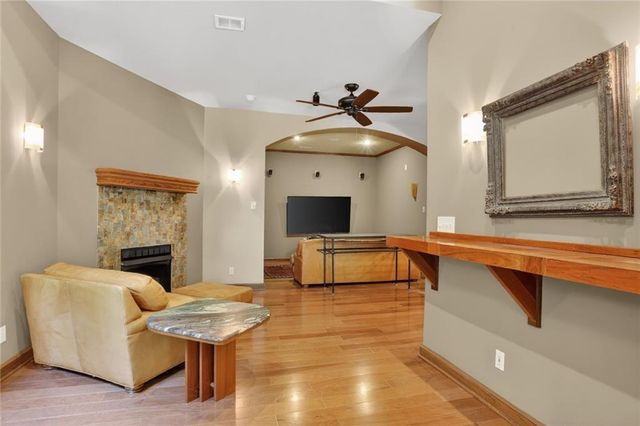 5015 Arapahoe Street, Shawnee, KS 66226