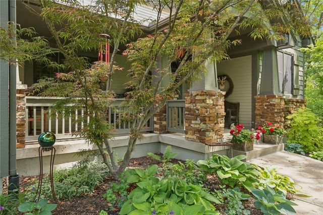 5015 Arapahoe Street, Shawnee, KS 66226