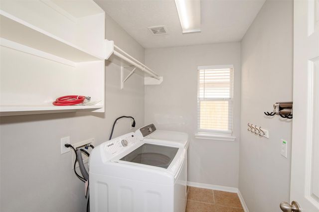 863 Sierra Brook Lane, League City, TX 77573