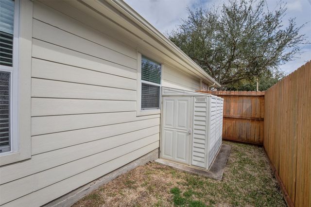 863 Sierra Brook Lane, League City, TX 77573