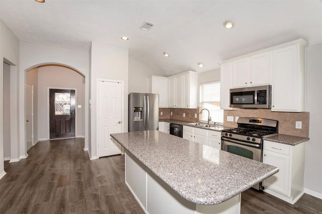 863 Sierra Brook Lane, League City, TX 77573