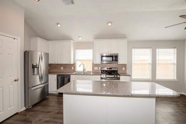 863 Sierra Brook Lane, League City, TX 77573