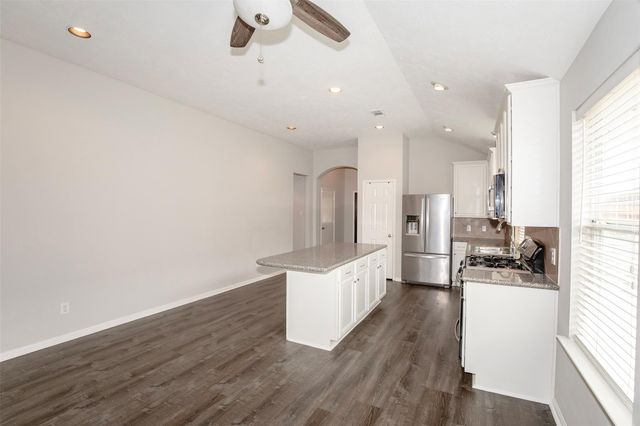 863 Sierra Brook Lane, League City, TX 77573