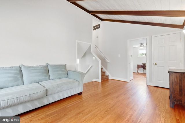 303 WINSLOW RD, Oxon Hill, MD 20745