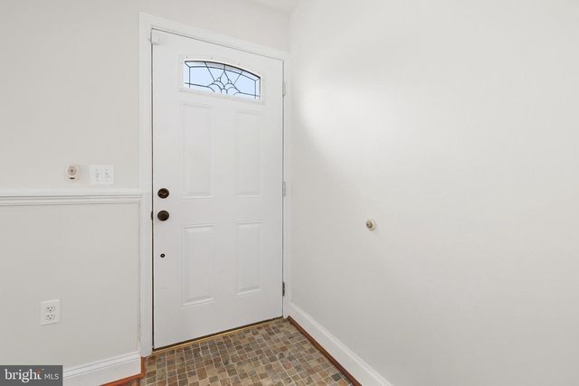 303 WINSLOW RD, Oxon Hill, MD 20745