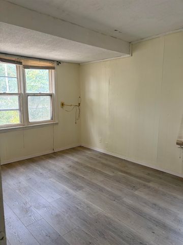 1956 N Spruce Ave, Wichita, KS 67214