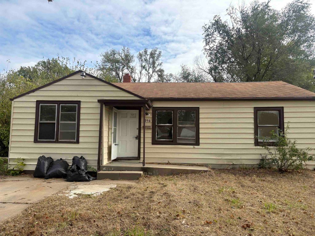 1956 N Spruce Ave, Wichita, KS 67214