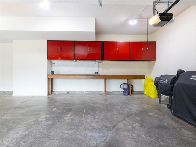 14275 W 147th Terrace, Olathe, KS 66062