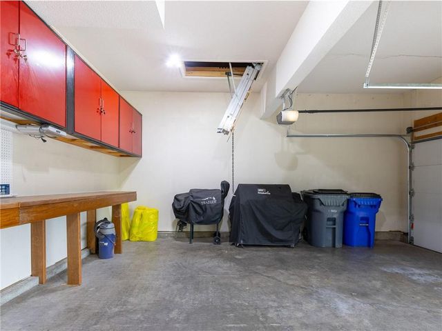 14275 W 147th Terrace, Olathe, KS 66062