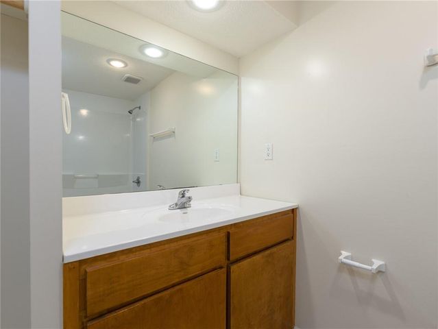 14275 W 147th Terrace, Olathe, KS 66062