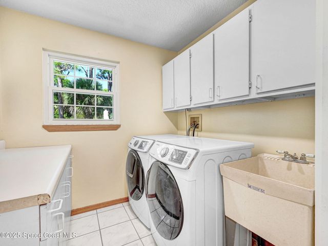 6570 Whispering Pines Lane, Grant, FL 32949