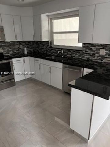 11712 SW 13th St, Miami, FL 33184